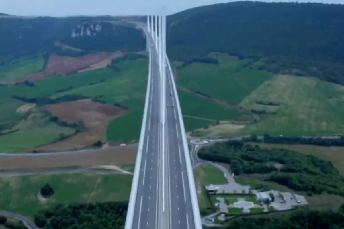 Worlds tallest road bridge in the world