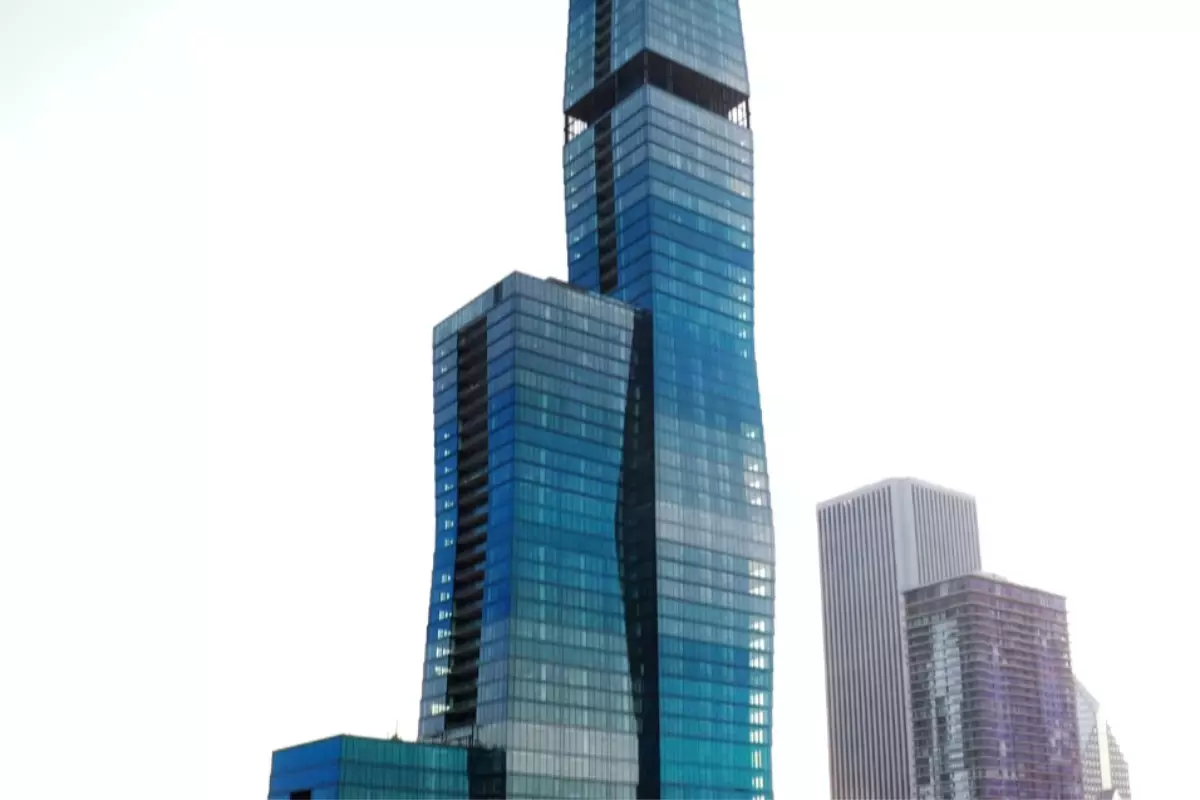 what is the tallest building in chicago