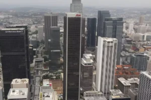 The Aon Center was the tallest structure in Los Angeles