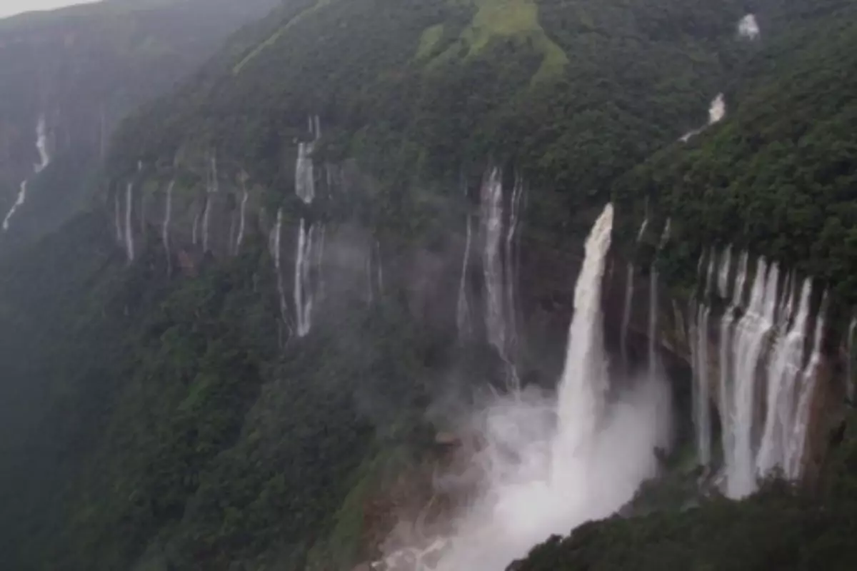10th tallest waterfall in the world
