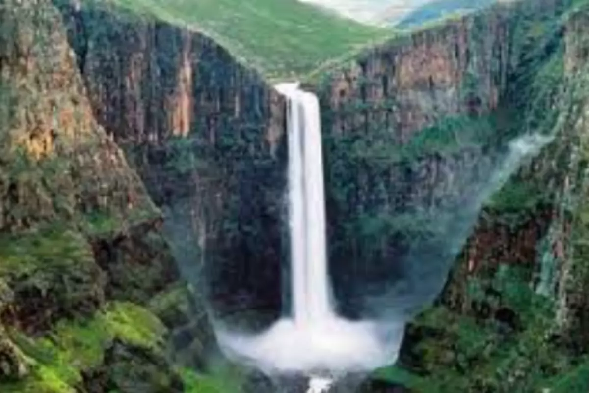 Olo’upena Fall is the tallest waterfall in the United state