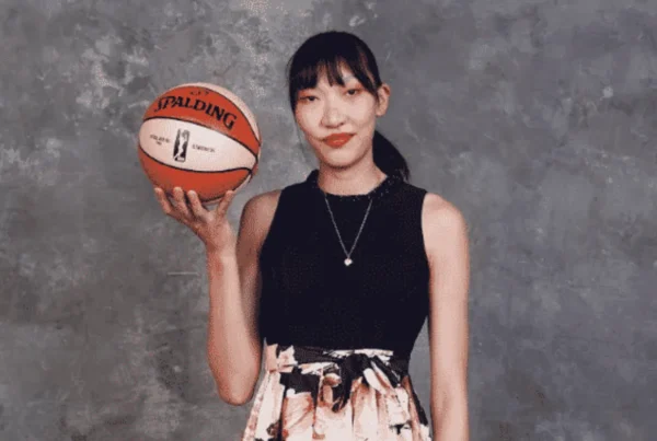 tallest female basketball player