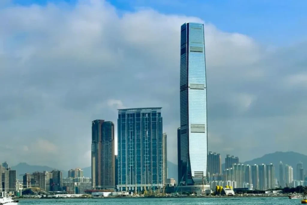 tallest building in hong kong