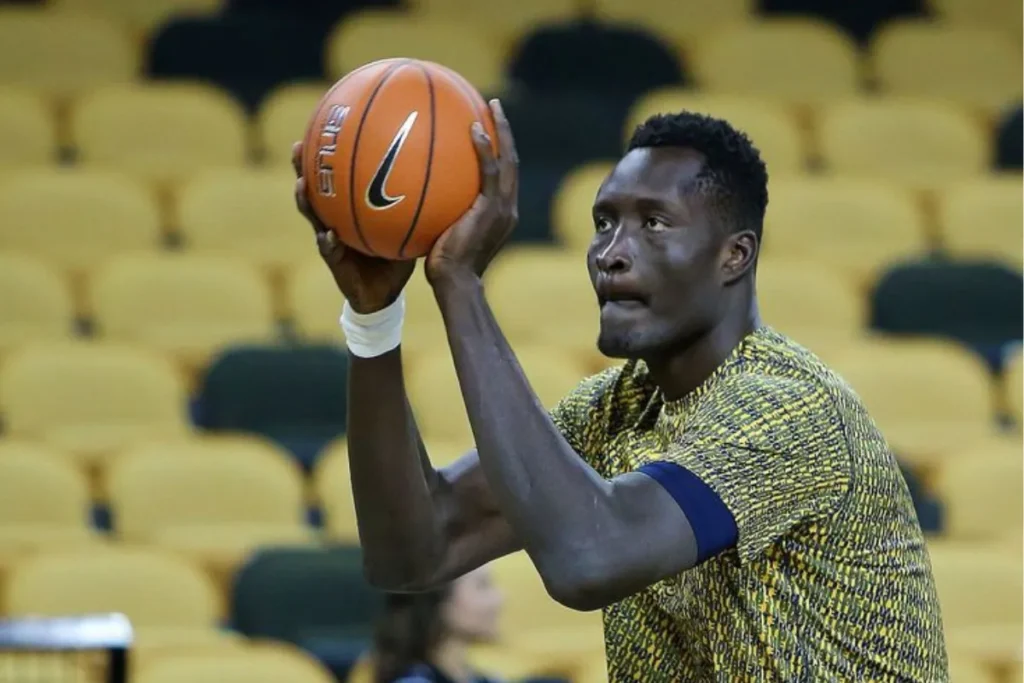 uc irvine tallest basketball player