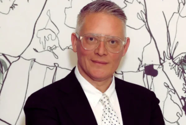 How Tall is Giles Deacon in feet?
